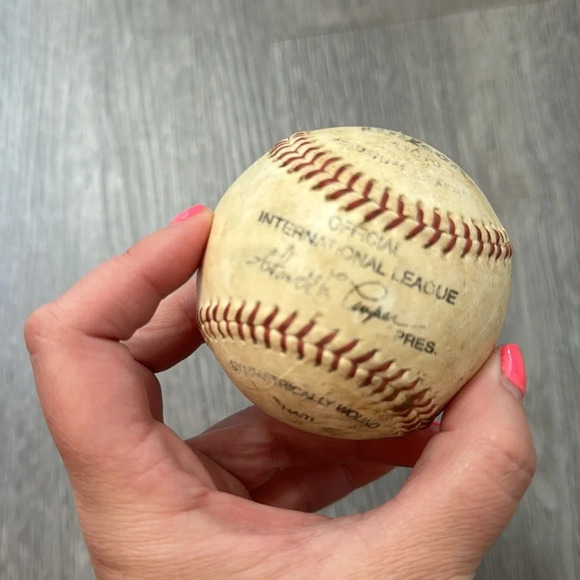 Wilson Baseball Wine Stop - Picture 4 of 4